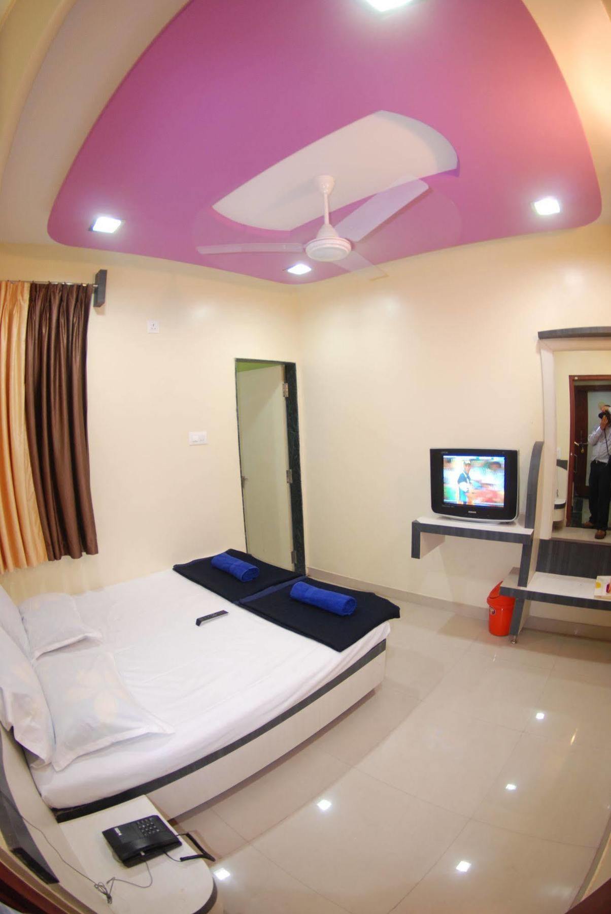 Hotel Disha Palace Shirdi Εξωτερικό φωτογραφία