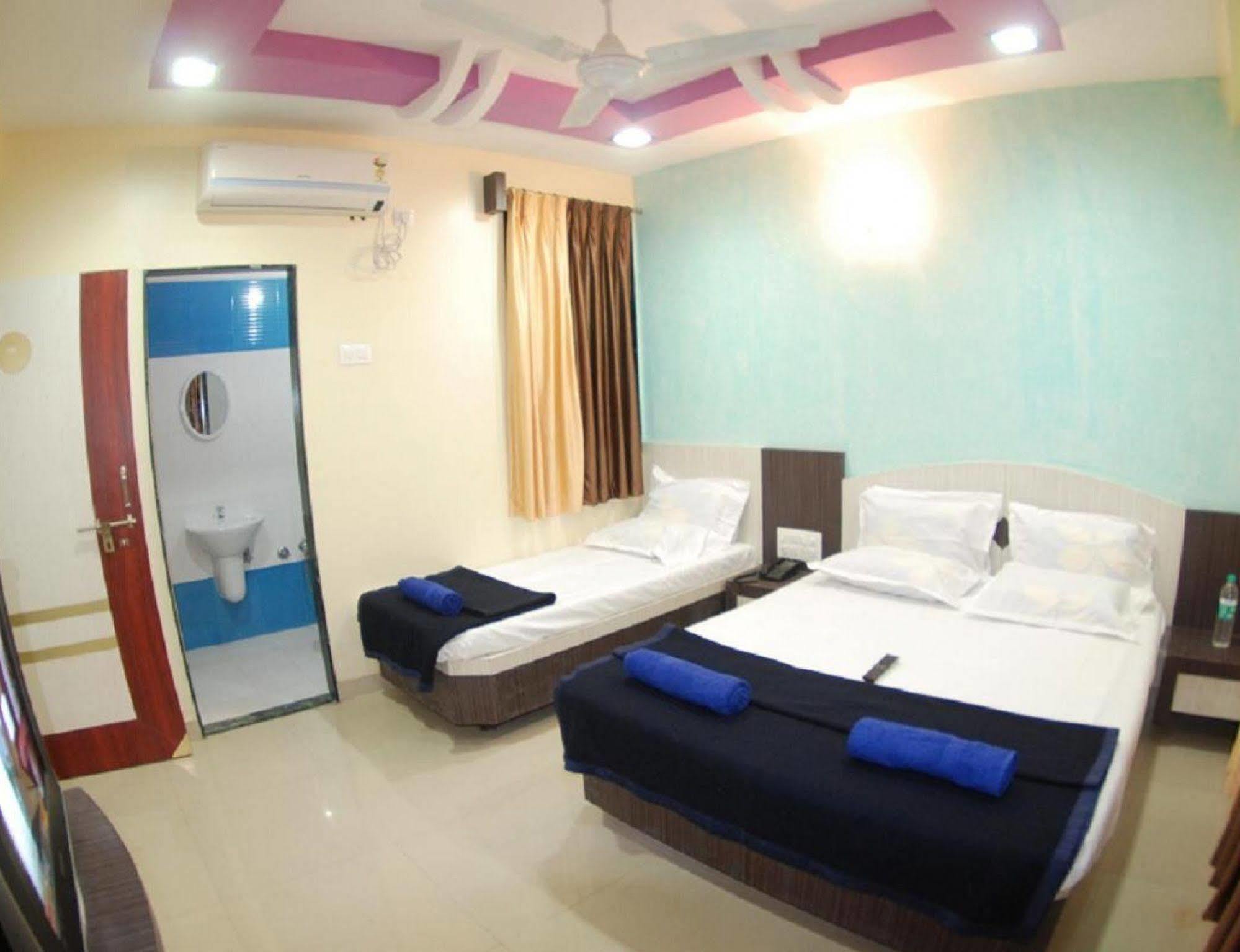 Hotel Disha Palace Shirdi Εξωτερικό φωτογραφία