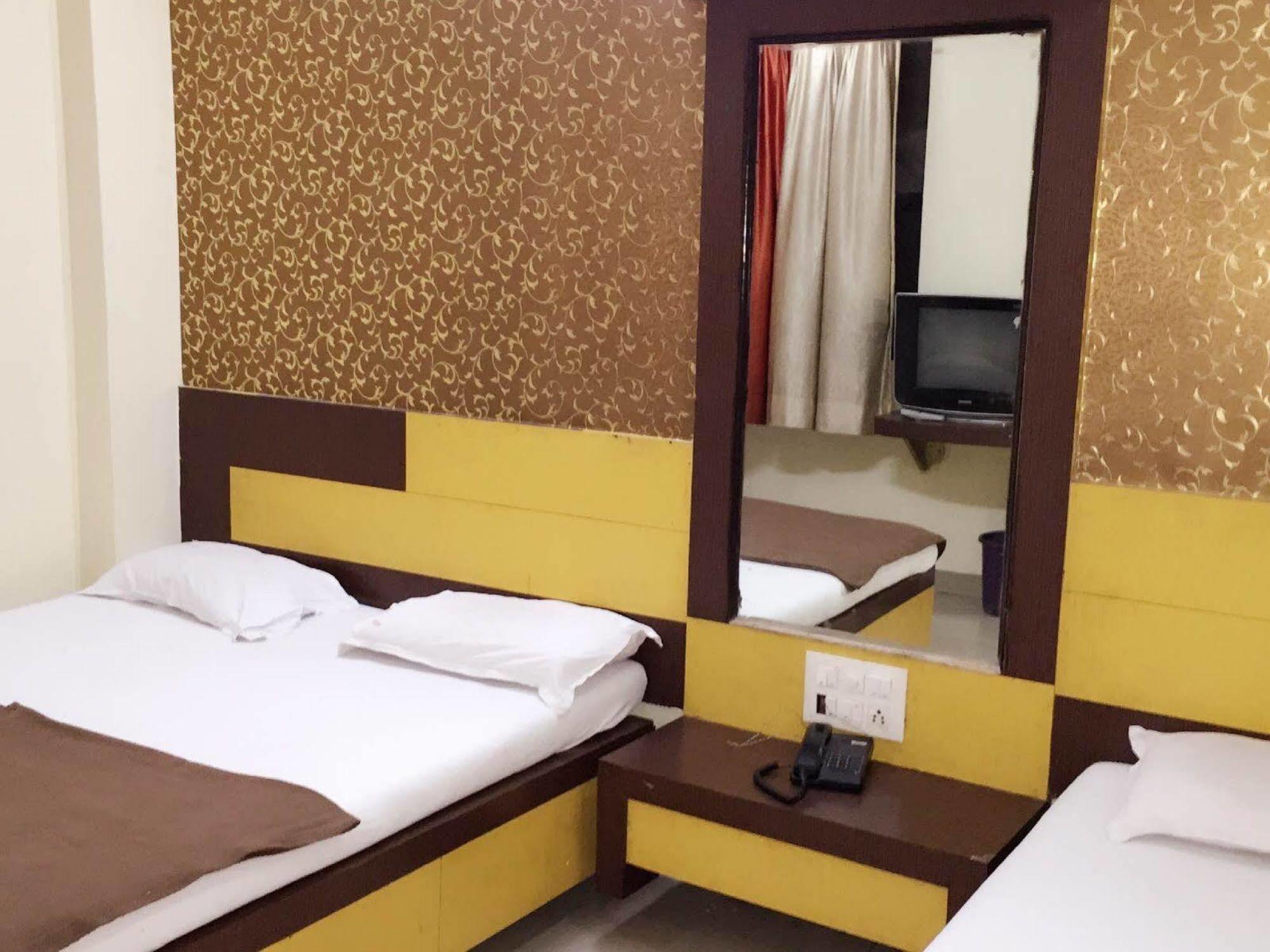 Hotel Disha Palace Shirdi Εξωτερικό φωτογραφία