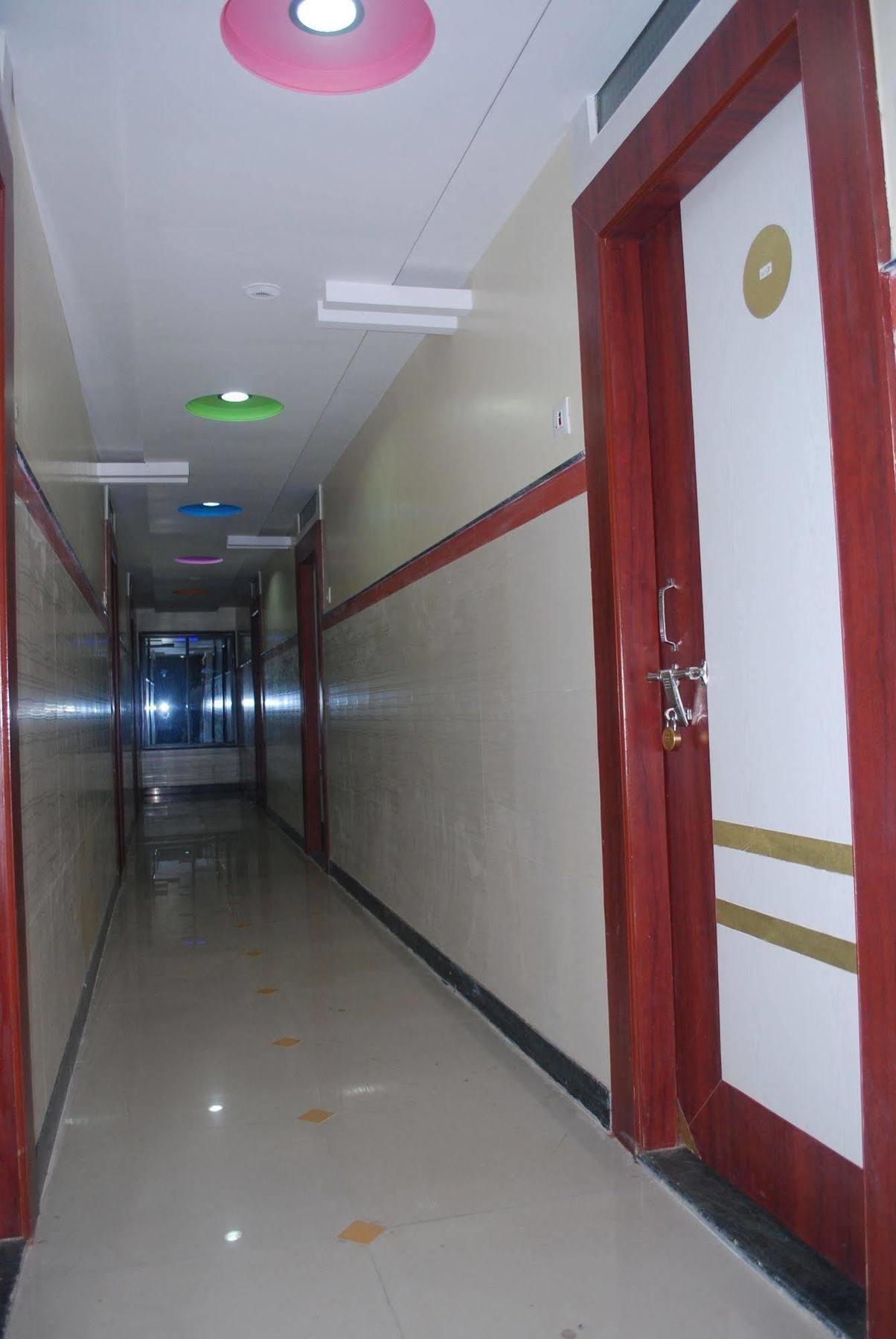 Hotel Disha Palace Shirdi Εξωτερικό φωτογραφία