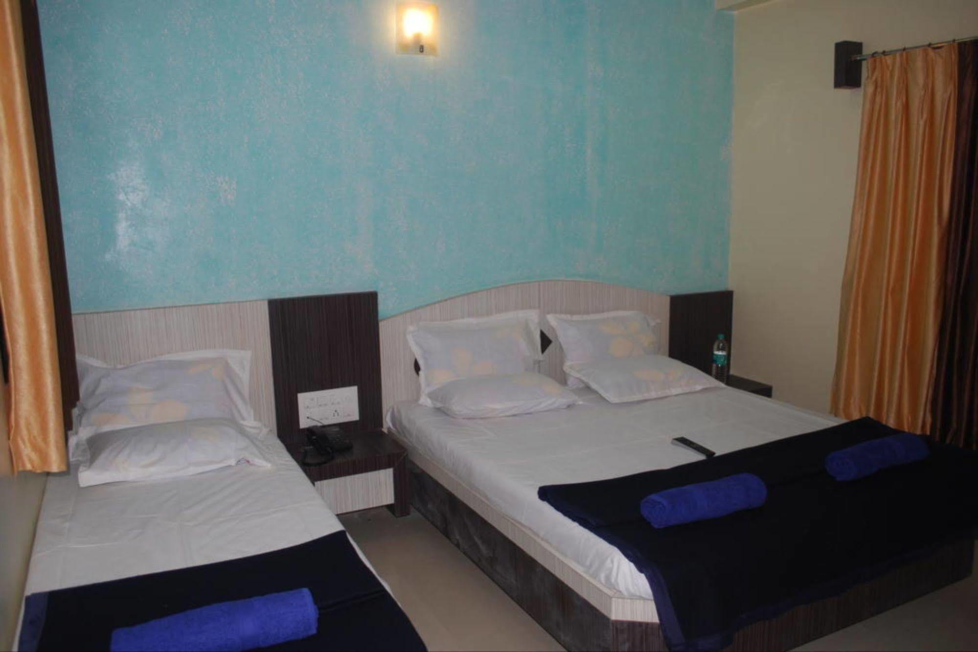 Hotel Disha Palace Shirdi Εξωτερικό φωτογραφία