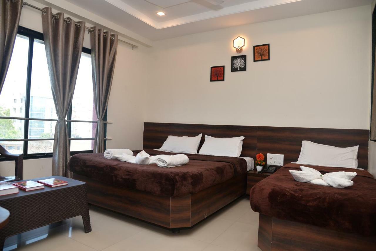Hotel Disha Palace Shirdi Εξωτερικό φωτογραφία