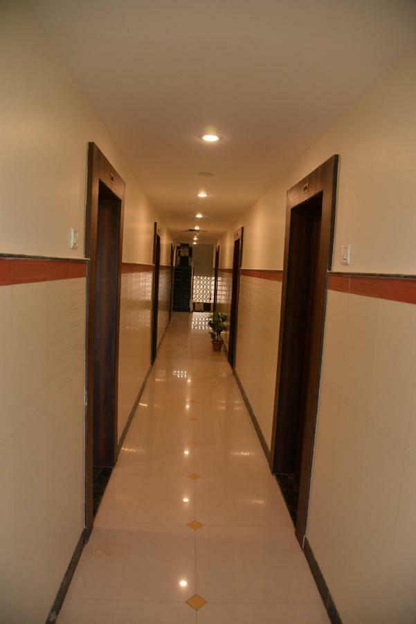 Hotel Disha Palace Shirdi Εξωτερικό φωτογραφία