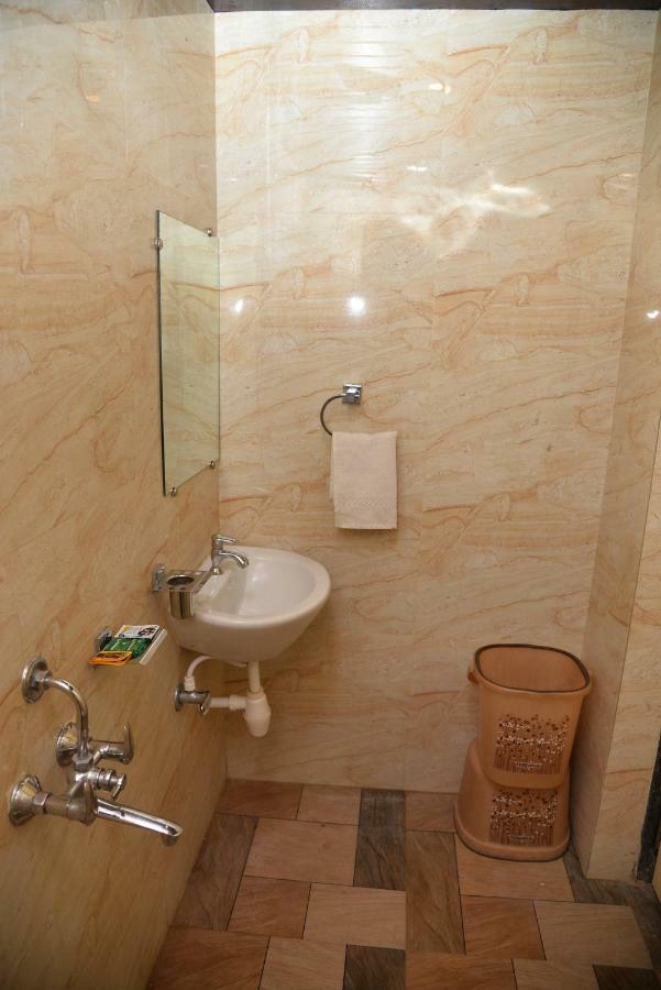 Hotel Disha Palace Shirdi Εξωτερικό φωτογραφία